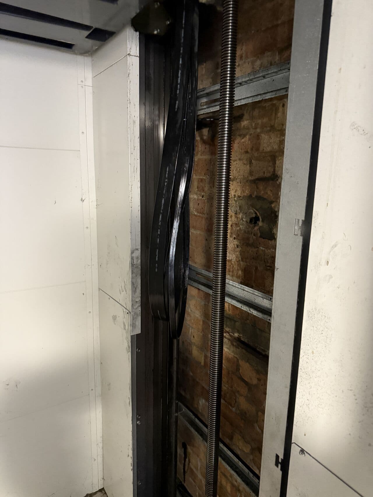 Aritco 9000 Trailing Cable Replacement