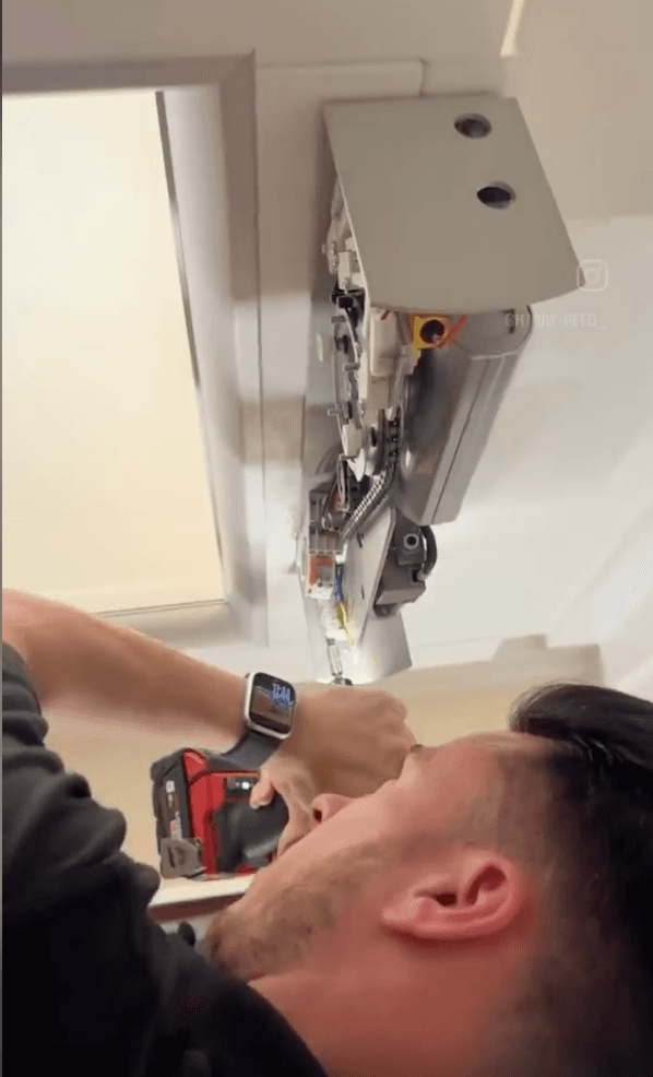 Aritco Platform Lift: Manual to Automatic Door Conversion